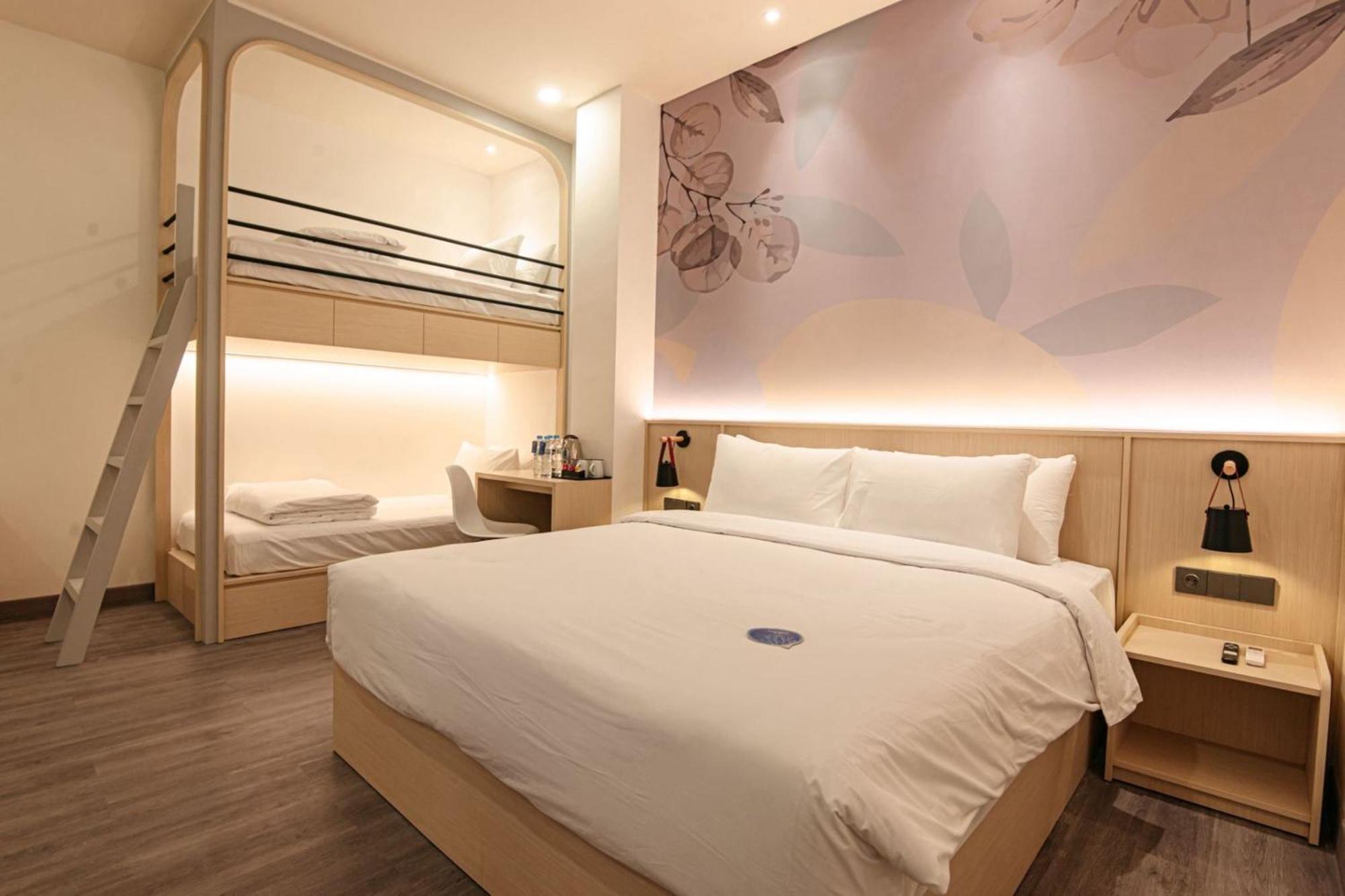 True Blue Hotel Menteng Jakarta Exteriör bild